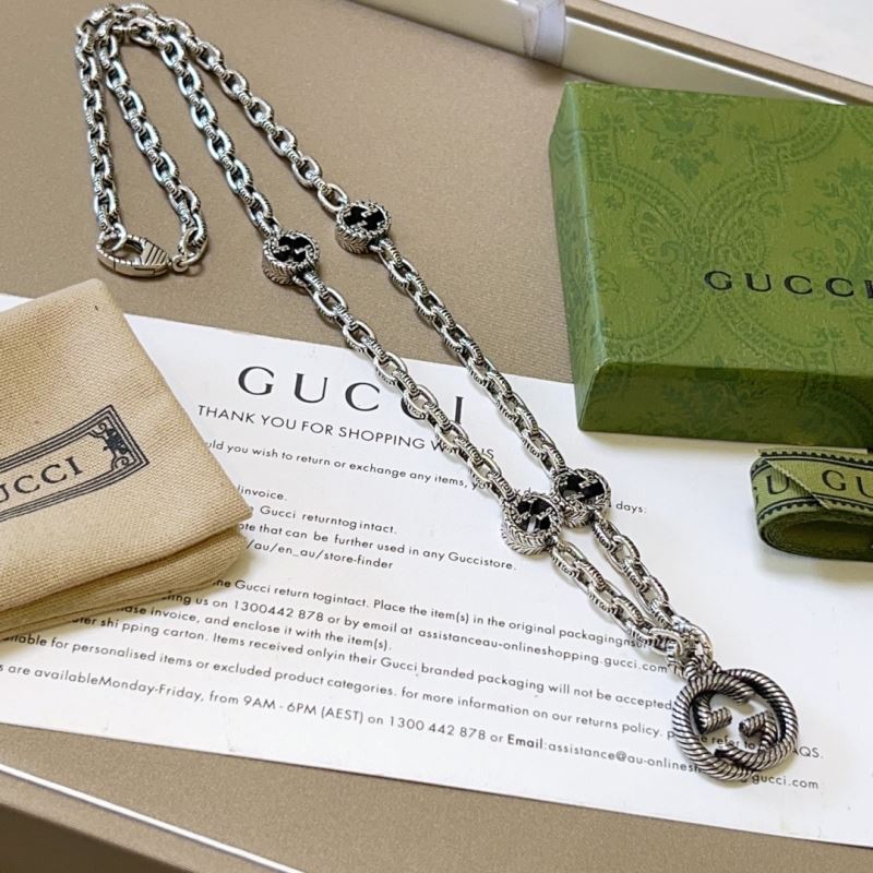 G*u*i necklaces